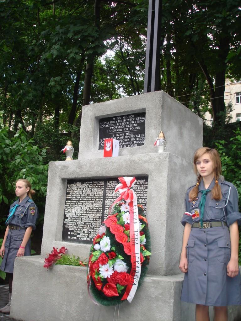 Odsloniecie Pomnika na Wzgorzach Wuleckich03.jpg
